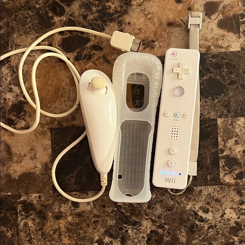 Nintendo Wii Controller Set - White